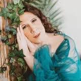 Simone Wilder's Instagram, Twitter & Facebook