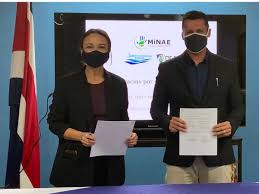 Meza has been the director of climate change for costa rica since 2015, where she directed the formulation and implementation of the national decarbonisation plan to eliminate costa rica's reliance on fossil fuels by 2050. Tec Ayuda A Pipasa Y Pozuelo Para Que Produzcan Mas Limpio Hoy En El Tec