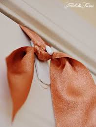 Amazon's choicefor 3m outdoor hooks. 9 Christmas Decoration Hanging Hacks How To Hang Garland