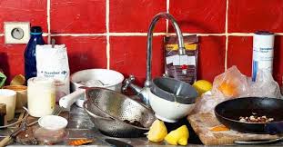 Zon kerja segitiga dapur termasuk zon penyimpanan, penyediaan makanan dan pembersihan. Mengapa Wajib Basuh Pinggan Mangkuk Sampah Dibuang Dulu Sebelum Tidur Ini Sebabnya Yang Harus Semua Tahu