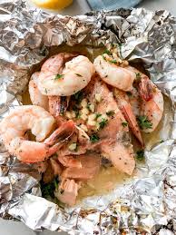 Place your salmon fillet on one side of the foil. Garlic Butter Shrimp And Salmon Foil Packets Recipe Diaries