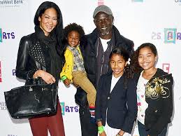Djimon hounsou is an american beninois actor and former model born in cotonou, benin, west africa. Djimon Hounsou 2021 Dating Net Worth Tattoos Smoking Body Facts Taddlr