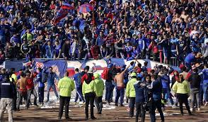 El reciente retirado portero, ex legendario arquero de universidad de chile, le metió presión al actual golero de los azules. Universidad De Chile Fue El Equipo Que Mas Publico Llevo Al Estadio En 2018
