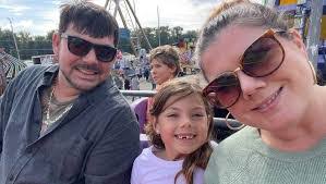 Elisha Boyd's Instagram, Twitter & Facebook