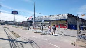 Accede a los detalles de la tienda (dirección, horarios, web y ofertas vigentes) clicando en la dirección o el nombre de la tienda. Cronica De Cinco Saqueos Y Nueve Muertos Estado De Emergencia Agudizo El Abandono De La Periferia Ciper Chile