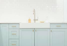 You need things, like microfibre cloth, a bowl of clean water mixed with white vinegar, and a lemon sliced in two. An Eco Spin On Today S Top 10 Kitchen Trends