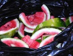Below are 7 traits that indicate that the watermelon that you're about to buy is bad: How To Tell If A Watermelon Is Bad Or Rotten What About Watermelon