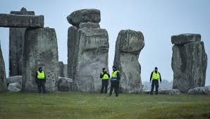 It was built in six stages between 3000 and 1520 bce, during the transition from the neolithic period to the bronze age. Stonehenge In Yakininda Yeni Kesif Flipboard
