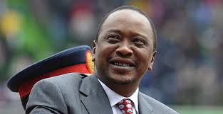 Kenyas president sänker sin lön