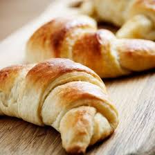 Croissants Brioches Faciles Recette En 2020 Brioche Facile Recette Croissant Croissant Brioche