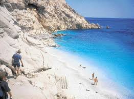 Η ικαρία σας περιμένει για ένα μοναδικό ταξίδι στη ζωή και το χρόνο. Ikaria Eidhseis Nea To Bhma Online