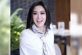 Youtube the hermansyah a6anang hermansyah mencoba kendaraan komodo yang diproduksi pt pindad. Membandingkan Rumah Mewah Syahrini Anang Hermansyah Dan Krisdayanti