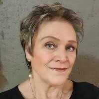 400+ "Lesley De" profiles