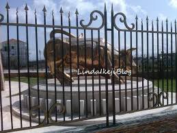 Though not too sure of the current price. Exclusive Photos Of Mike Adenuga S Nbillion Banana Island Estate