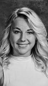 Karyn Tracy's Instagram, Twitter & Facebook