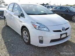 We bought a 2010 toyota prius iv with leather seats, seat heaters, navigation package and back up camera. Toyota Prius 2010 White 1 8l 4 Vin Jtdkn3du8a0068010 Free Car History