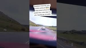 Manevra de depasire presupune schimbarea benzii si apoi revenirea pe banda initiala, iar ca sa fie considerata o manevra ilegala trebuie ca atat la schimbarea benzii, cat si la revenire sa calci linia continua, cu buna stiinta. DepaÈ™ire InterzisÄƒ Pe Linie ContinuÄƒ In FaÈ›a PoliÈ›iei Sofer Amendat Youtube