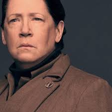 After a few years of love romance, they exchanged wedding vows in 1984 at a private ceremony. Quitting Med School Sent Ann Dowd On Path To Handmaid S Tale Chicago Sun Times