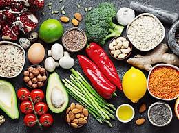 N Adoptez Pas Un Regime Drastique Voici Une Liste De 35 Aliments Qui Ne Font Pas Grossir Manger Leger Alimentation Curry De Dinde