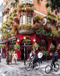 London Is A Bank Holiday Weekend Happy Weekend Everybody What S Your Plain To Celebrate The Lo Covent Garden London London Photos Covent Garden