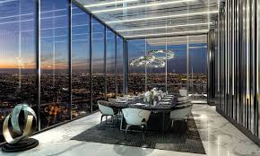 Un Penthouse Miami Ou Le Design Luxueux Et La Vue Imprenable Nous Transportent Dans Un Autre Monde Penthouse De Luxe Maison Design Residences De Luxe