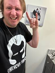 I would kill for granny to hump my shoulder