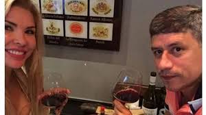 Enquanto Verônica Costa esconde, namorado exibe a relação nas redes sociais  e se define como casado