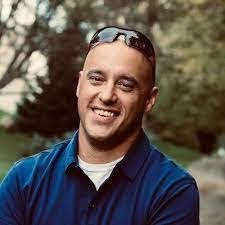 Dustin Bigelow's Instagram, Twitter & Facebook