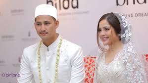 Tasya kamila baru saja menyelesaikan pendidikan strata ii (s2) jurusan administrasi publik di columbia university, amerika serikat. After The Wedding Randi Bachtiar Allowed Tasya Kamila To Be An Entertainer Again