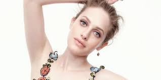 Celebrities with first name: Carly