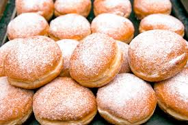 Z paczkomatów, punktów żabka i dhl lub kurierem. Local Bakery Puts Spin On Fat Tuesday With Cheesecake Liquor Infused Margarita Paczkis Cbs Detroit