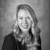 Holly Schultz's Instagram, Twitter & Facebook