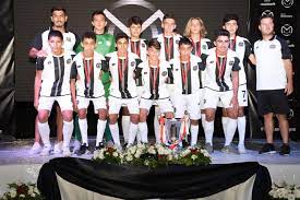 Lig beyaz grup'ta mücadele eden manisa futbol kulübü düzenlediği toplantıyla yeni sezon formalarını tanıttı. Manisa Fk Nin Yeni Formalari Begeni Topladi