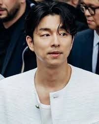 I think we all didn't sleep today because of excitement. Gong Yoo, the  world is curious about you. What kind of design wonder will your costume be  like? How will your hair