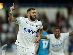 ¡Así CR7 se vuelve loco! Benzema debuta con hat-trick en el Al Hilal; mira