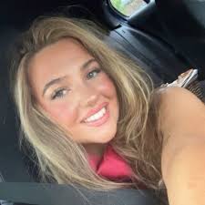 Last night, I was honoured to receive a university scholarship! It's  incredibly rewarding to see the hard work and dedication of the past year  being recognised. I'm so grateful for all the