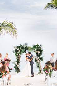 Wedding In The Florida Keys At Post Card Inn In Islamorada Wedding Photography Bride And Beach Wedding Groom Attire Florida Keys Wedding Wedding Venues Beach