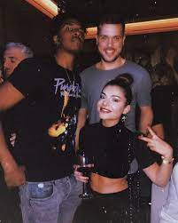 Την απόφαση να παλέψουμε για όσα συμπυκνώνουν τη συλλογική δημοκρατική συνείδηση του λαού μας και συνολικά των ανθρώπων. Me Poioys Mpasketmpolistes 3enyxtaei H Eley8eria Eley8erioy Pic Like Com Cy