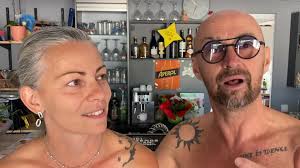 Le camping du port à La Ronde à 30 minutes de La Rochelle est un camping à  taille humaine qui a la particularité d’être un camping naturiste pas comme  les autres. Nous avons fait la découverte de ce ...