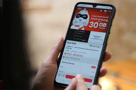 Tulisan yang menyertai logo telkomsel yang semula hadir dalam font kaku pun diubah menjadi font khusus yang lebih fleksibel bernama telkomsel batik sans regular karya kreator lokal deni anggara. Pelanggan Telkomsel Kini Bisa Upgrade Ke Kartu Usim 4g Lewat E Commerce