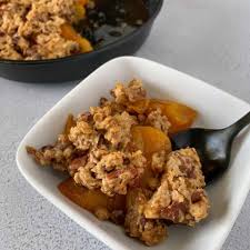 This classic southern dessert recipe is perfected and may even be better than your own mamaw's recipe! Quick And Easy Peach Crisp With Canned Peaches