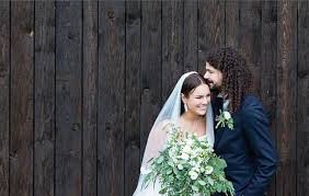 We would like to show you a description here but the site won't allow us. Ewa Farna Wyszla Za Maz Pokazala Zdjecie Ze Slubu I Sukni Slubnej Plejada Pl