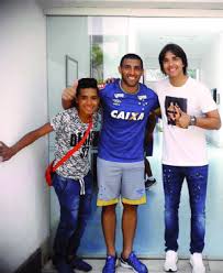 Quando estiver completa, esta mensagem será suprimida. Martins De Visita En El Cruzeiro Marcelo Moreno Martins