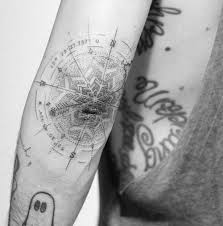 Include your pinterest name and we will add you. Image De Tatoo Bill Kaulitz Black White And Tokio Hotel Bill Kaulitc Anime Kosplej