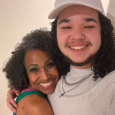 Ebony lost 29 pounds with healthy eating habits and exercise.  www.blackweightlosssuccess.com/ebony-lost-29-pounds She experienced weight  gain after losing her job due to the pandemic. By joining an online  transformation challenge, she found the