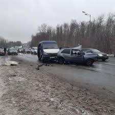 Фотография одного их предполагаемых стрелков, устроивших захват людей и взрыв в школе №175 казани. V Kazani V Poselke Nagornyj Proizoshla Sereznaya Avariya Est Pogibshij Voditel Skrylsya Foto Novosti Tatarstana I Kazani