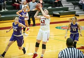 Homoly Reaches 1,000 Points as Bears Fall in Defensive Battle