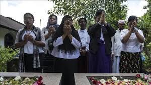 Myanmar government destroying rakhine's rohingya muslims. Myanmar Ignores Ethnic Divisions To Honor Muslim Martyr