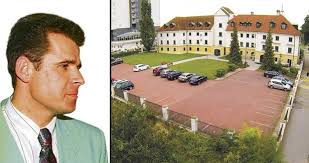 Za socialismu se živil především jako překupník a vekslák. Pribeh Ceskeho Kmotra Mrazka Zabil Ho Elitni Odstrelovac Blesk Cz