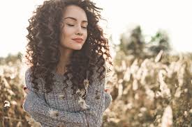 Mehr und mehr prominente abhacken ihre langen locken und gehen für einen atemberaubenden kürzere haare aussehen. Frisuren Fur Ein Eckiges Gesicht Locken Bob Co